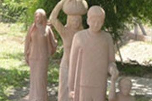 Sculptures of Refugees